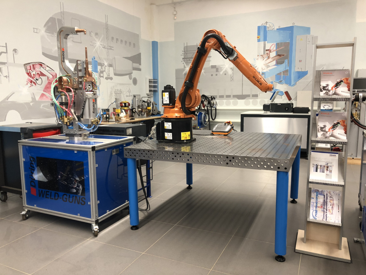 робот Kuka
